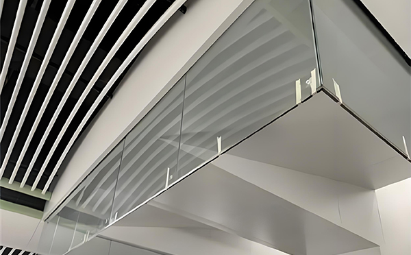 同德玻璃挡烟垂壁