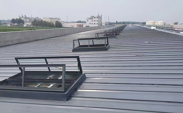 某中学室内体育馆同德排烟窗改造项目